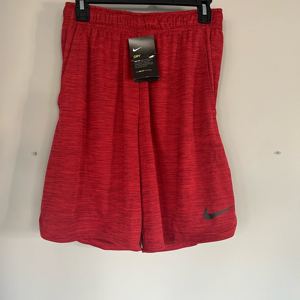 Men’s Nike dry shorts, size small